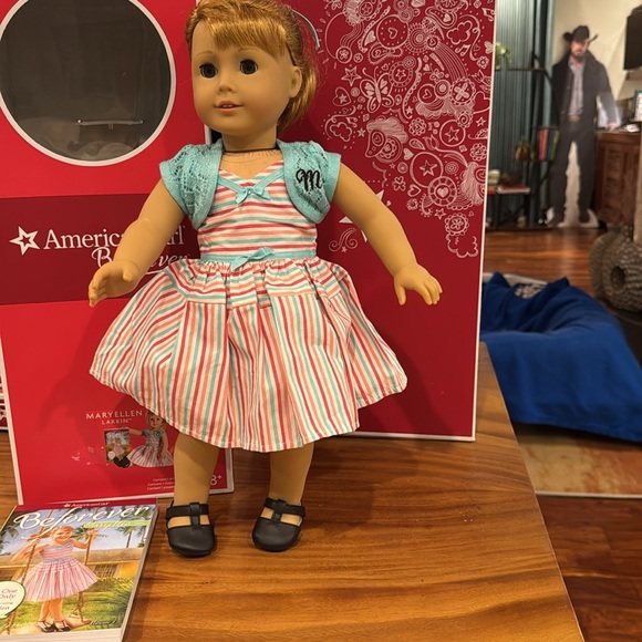 American Girl Doll Maryellen Larkin EUC and book - Picture 7 of 13